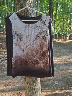 Barbara Lebek Women's Long-Sleeve Printed Front Tee - Brown & Black Black Beads